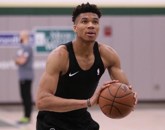 科斯切尔尼卫报专访：谈阿森纳、当洛里昂总监&足球思路