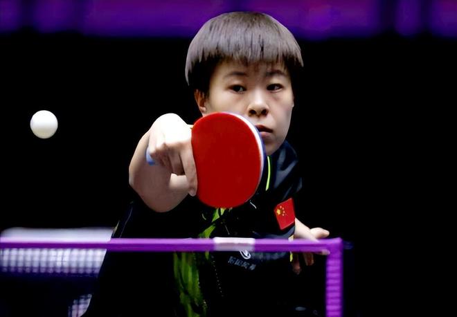 2026年F1全阵容敲定！角田裕毅降为储备车手，哈贾尔晋升搭档维斯塔潘