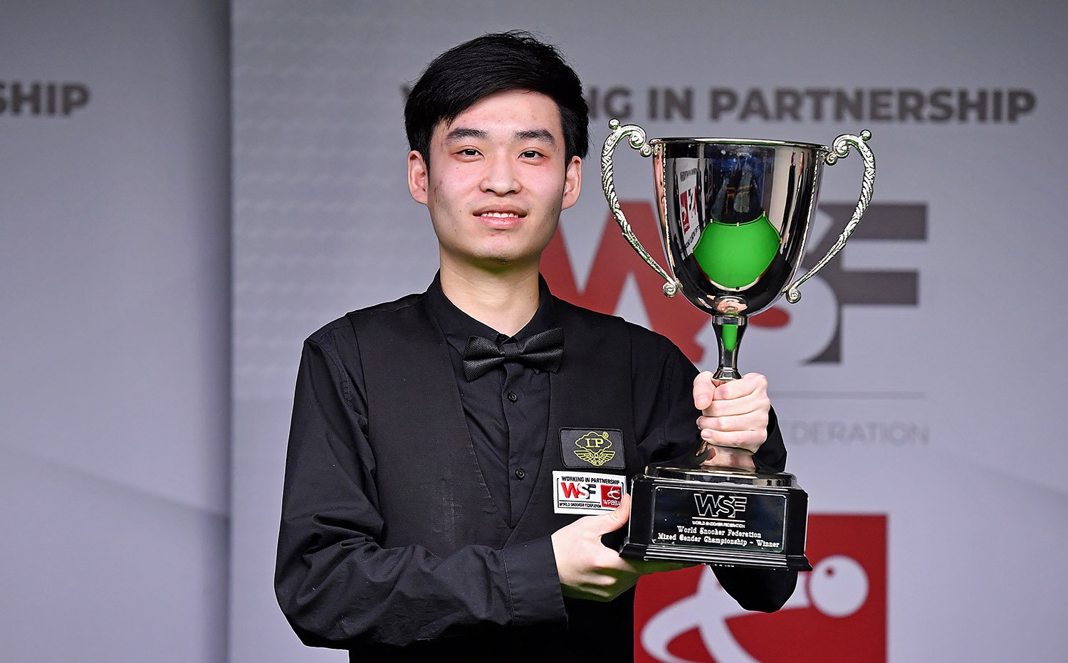 曼联寻求一 曼联寻求一